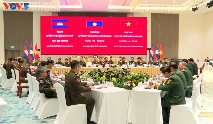 Việt Nam luôn dành ưu tiên hàng đầu cho việc không ngừng tăng cường mối quan hệ tin cậy, gắn bó với Campuchia và Lào - ảnh 1