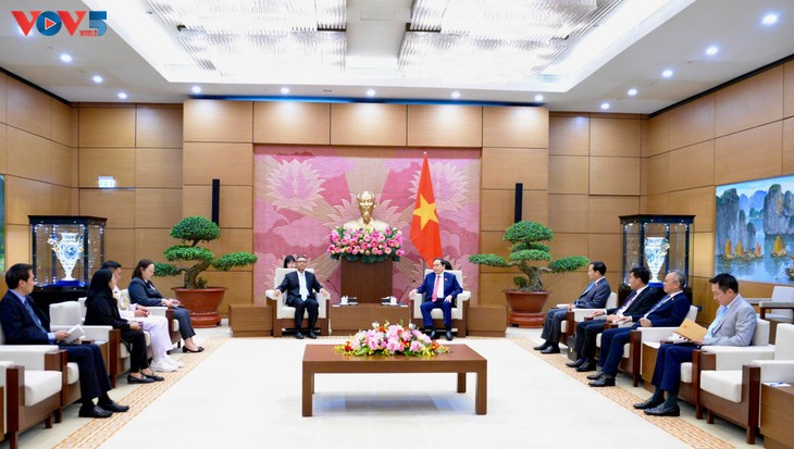 Chủ tịch Quốc hội Trần Thanh Mẫn tiếp Đại sứ Indonesia và Đại sứ Singapore tại Việt Nam - ảnh 1