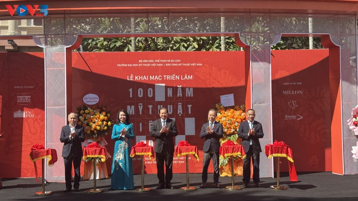 Lần đầu tiên hội tụ 100 năm Mỹ thuật Việt Nam hiện đại - ảnh 1