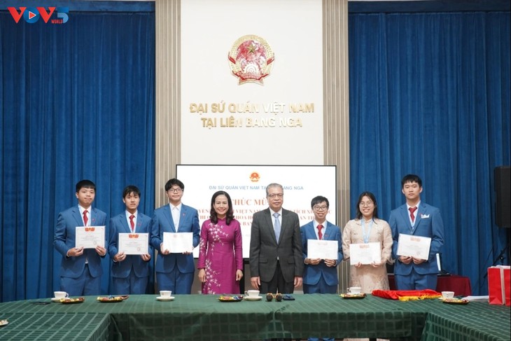 6 học sinh Việt Nam cùng giành huy chương trên đấu trường quốc tế IJSO 2025 - ảnh 1