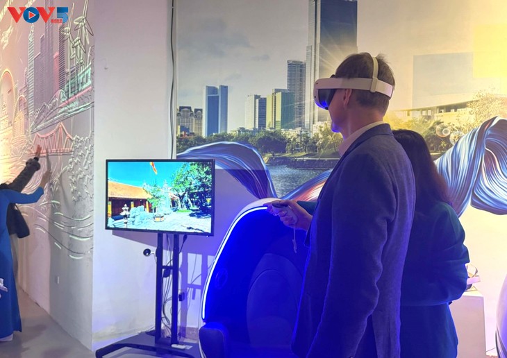 Ra mắt không gian triển lãm số “Hà Nội rạng rỡ- Ánh sáng và di sản” - ảnh 2