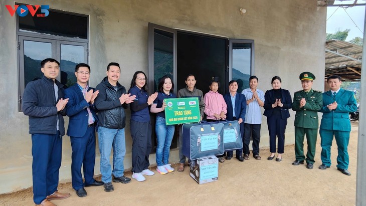 VOV cùng các đơn vị hảo tâm hỗ trợ các hộ gia đình xóa nhà tạm, nhà dột nát      - ảnh 3