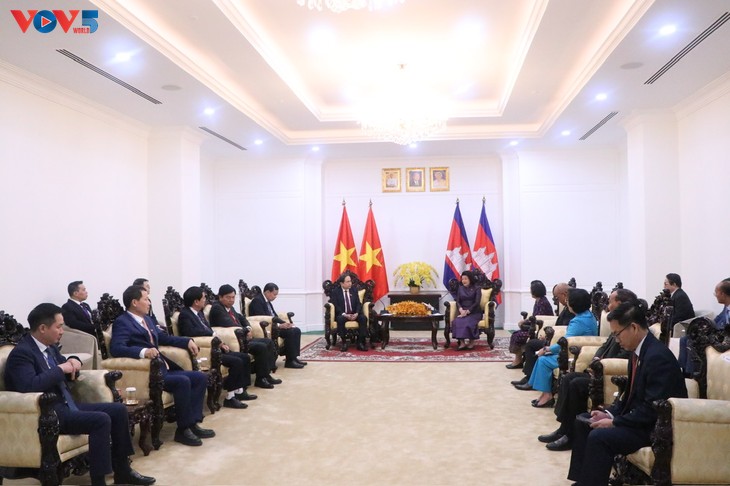 Quốc hội Việt Nam và Campuchia nhất trí tăng cường hợp tác - ảnh 1