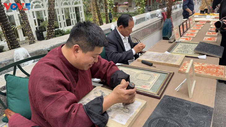 Hồi sinh Liễn làng Chuồn – Khi người trẻ đánh thức một dòng tranh Tết xứ Huế - ảnh 3