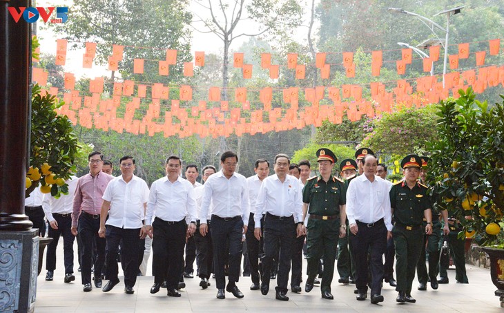 Chủ tịch Quốc hội Trần Thanh Mẫn tri ân Anh hùng Liệt sỹ, Mẹ Việt Nam anh hùng tại Thành phố Hồ Chí Minh - ảnh 1