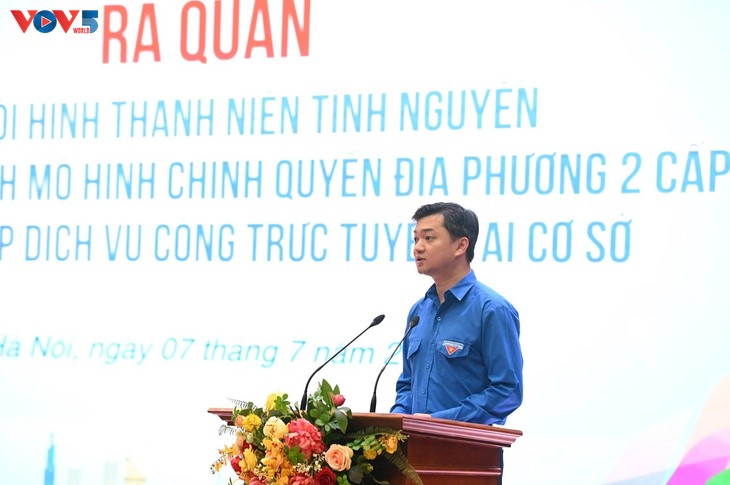 Youth volunteers support operation of new local administration model - ảnh 1