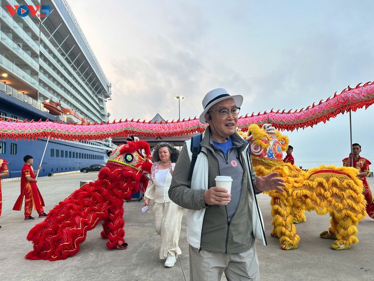 Quang Ninh welcomes 530,000 visitors during New Year holiday - ảnh 1