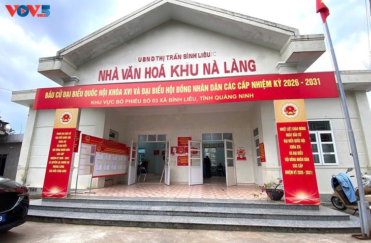 Election Day brings festival atmosphere nationwide  - ảnh 4