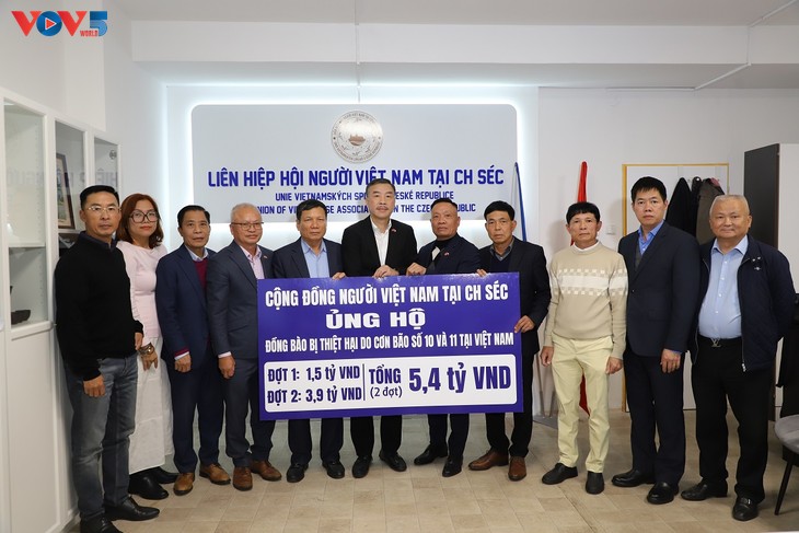 Cộng đồng người Việt tại Séc chung tay hỗ trợ đồng bào vùng bão ở quê nhà - ảnh 1