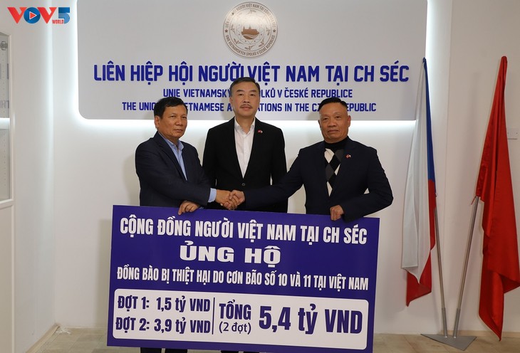 Cộng đồng người Việt tại Séc chung tay hỗ trợ đồng bào vùng bão ở quê nhà - ảnh 2