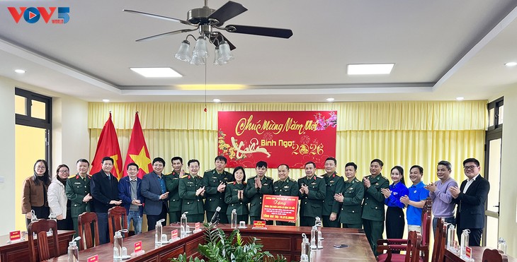 Xuân biên cương: Thắm tình đồng đội, ấm tình quân dân - ảnh 1