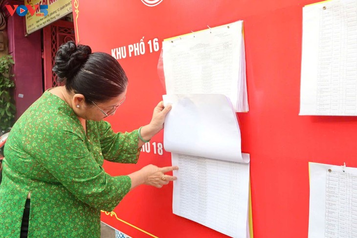 Các khu dân cư ở Thành phố Hồ Chí Minh sẵn sàng cho ngày hội non sông - ảnh 3