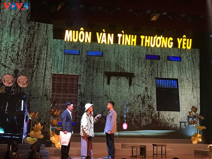 Tường thuật chương trình đặc biệt “Muôn vàn tình thương yêu“ - ảnh 27