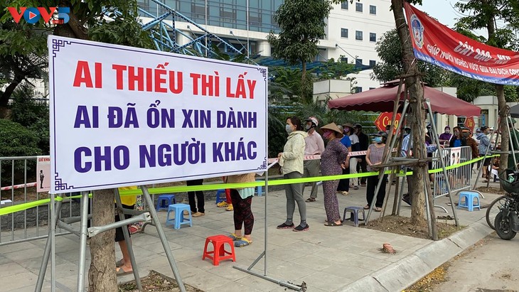 “Cây gạo” nghĩa tình được trao gửi người khó khăn trong đại dịch Covid-19 - ảnh 2