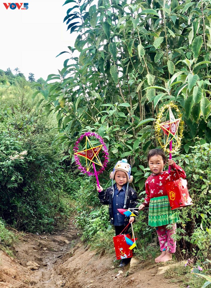 Tết Trung thu tại bản Mông trên đỉnh núi Ma Cha Va - ảnh 11