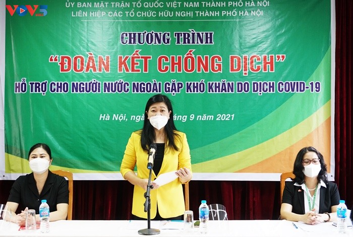 HAUFO triển khai nhiều hoạt động hiệu quả giúp đỡ người nước ngoài gặp khó khăn vì covid 19 - ảnh 8