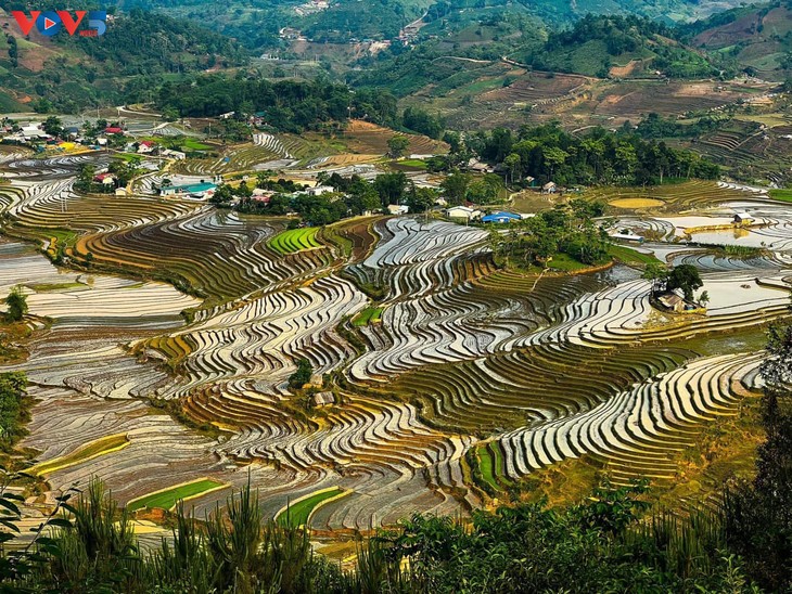 Y Tý mùa nước đổ đẹp như tranh họa đồ - ảnh 1