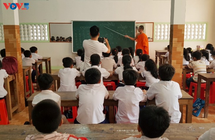 Pagodas en Tra Vinh preservan la lengua y escritura jemer - ảnh 2