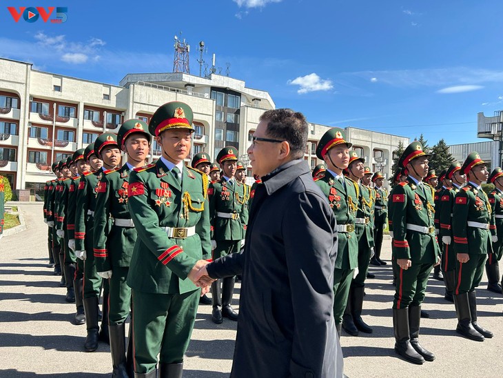 Fuerzas vietnamitas por primera vez en desfile militar en la Plaza Roja - ảnh 1