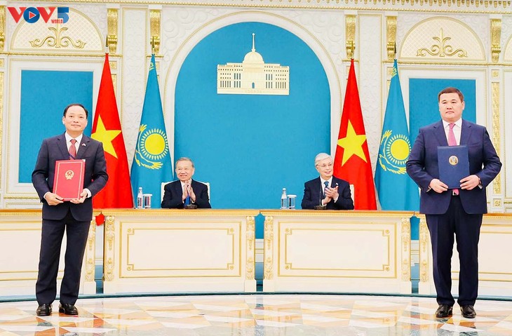 Vietnam y Kazajistán elevan el marco de sus relaciones a asociación estratégica    - ảnh 3