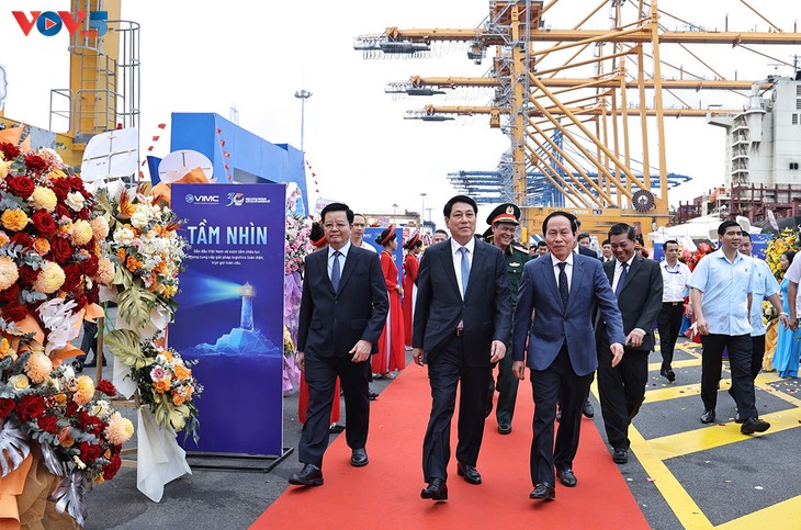 Inauguran muelles de contenedores internacionales en Hai Phong - ảnh 1
