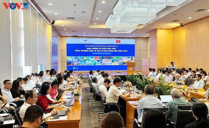 Vietnam acelera la implementación de su estrategia para optimizar el crecimiento económico - ảnh 1