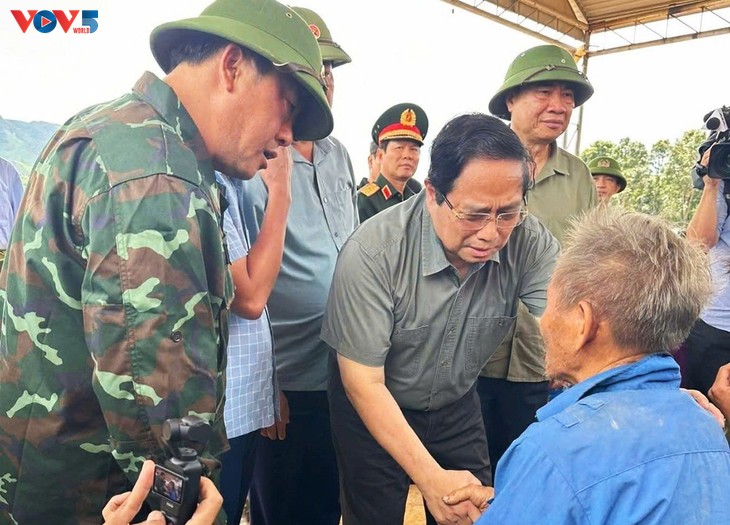 Premier vietnamita pide acelerar la reparación de los daños por inundaciones en Dien Bien - ảnh 1