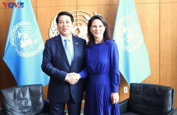 Estadista vietnamita prosigue reuniones bilaterales con líderes mundiales en Nueva York - ảnh 1