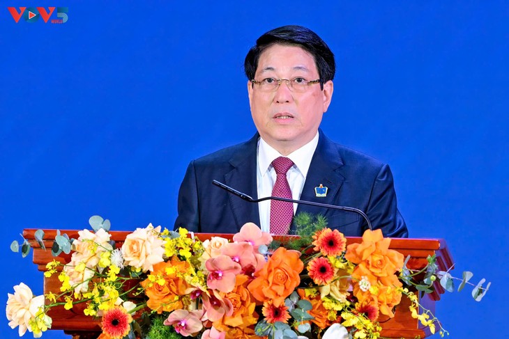 Sector educativo celebra el Día del Maestro de Vietnam - ảnh 2