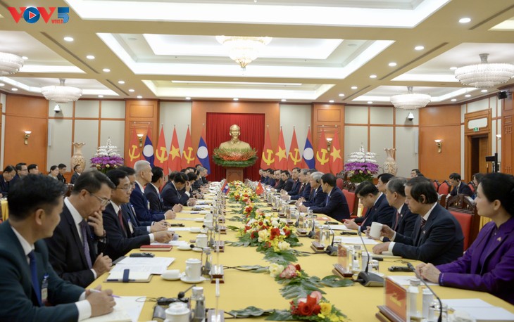 Líderes de Vietnam y Laos acuerdan medidas para fortalecer relaciones binacionales - ảnh 1