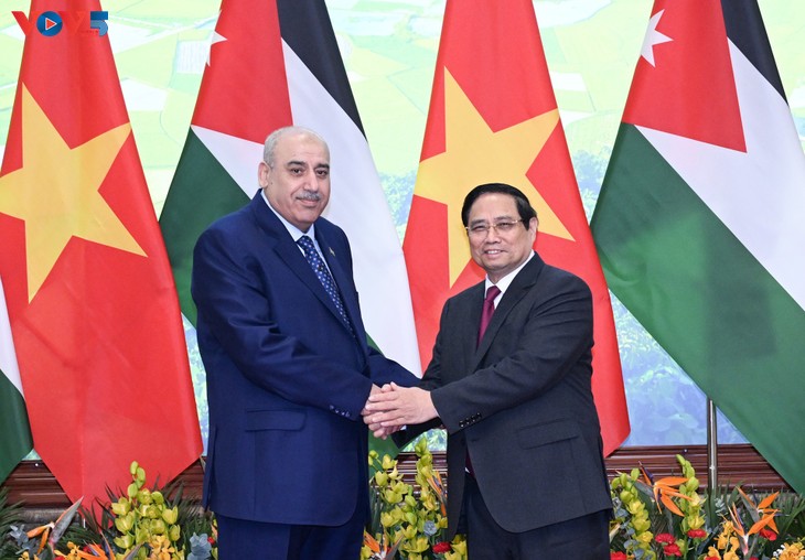 Primer Ministro vietnamita se reúne con el Presidente de la Cámara de Representantes de Jordania - ảnh 1