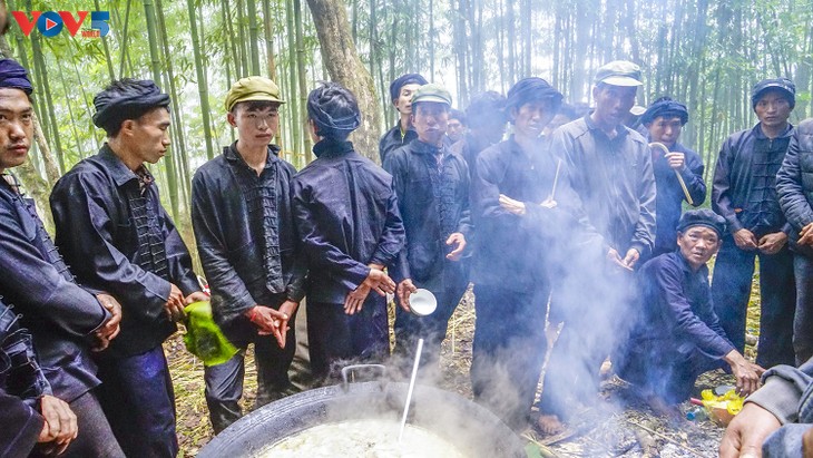 Độc đáo lễ cúng rừng ” Gạ Ma Do” của người Hà Nhì đen - ảnh 12