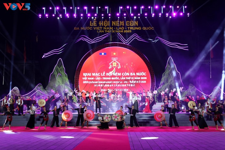 បើកពិធីបុណ្យបោះឈូងបីប្រទេស វៀតណាម - ឡាវ - ចិន លើកទី៩ - ảnh 1