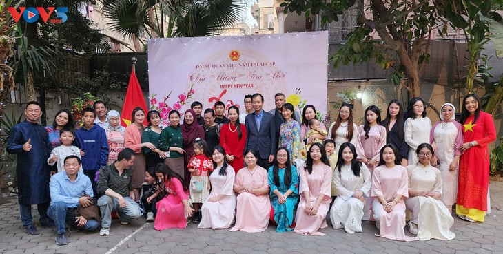 អំណរបុណ្យតេតសហគមន៍ដ៏កក់ក្តៅនៅអេហ្ស៊ីប - ảnh 1