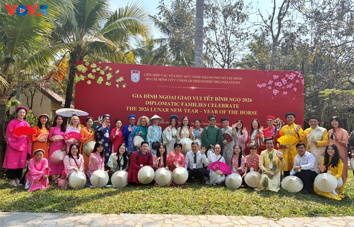 “គ្រួសារការទូតអំណរបុណ្យតេត ២០២៦” - ស្ពានវប្បធម៌ដែលតភ្ជាប់ទំនាក់ទំនងការទូតនៅទីក្រុងហូជីមិញ - ảnh 2