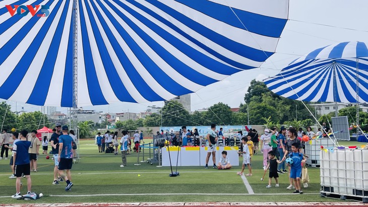 Rayonnement festif des JO de Paris au LFAY: Une journée d'Olympisme et de Paralympisme à Hanoi - ảnh 4