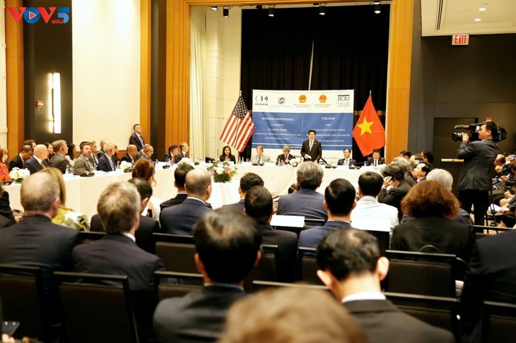 Le président vietnamien rencontre des investisseurs américains à New York - ảnh 1