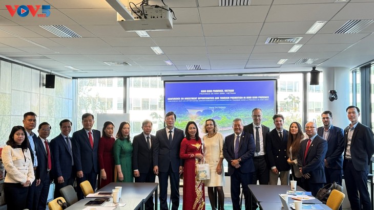 Renforcement de la coopération entre la province de Ninh Binh et la France - ảnh 1