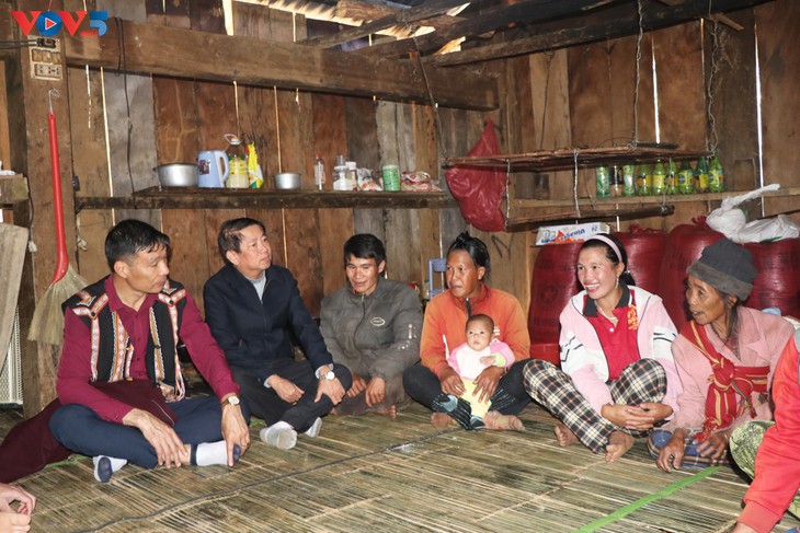 Campagne Quang Trung: des centaines de maisons en chantier à Quang Ngai avant le Têt - ảnh 2