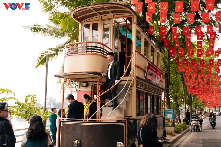 À Hanoi, un tramway imaginaire fait renaître la mémoire du temps du rationnement - ảnh 2
