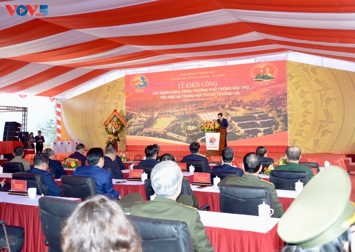 Tô Lâm lance la construction d’une école-internat à Cao Bang - ảnh 1