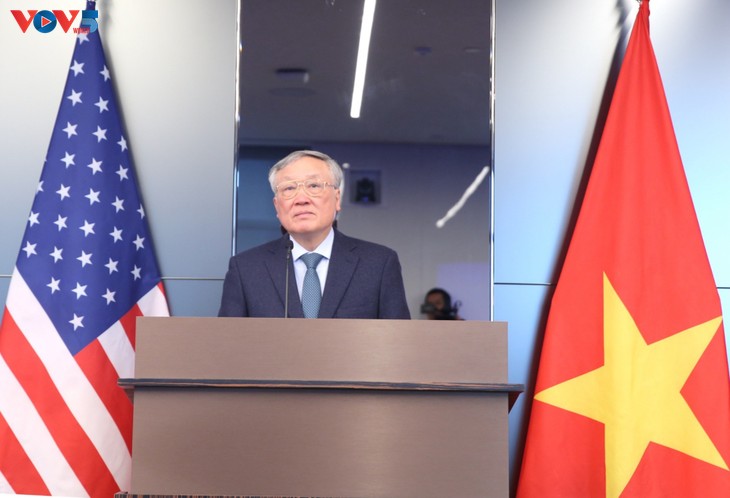 Le Vietnam invite les Américains à investir dans son centre financier international - ảnh 2