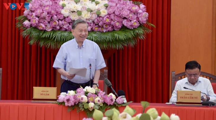 เอกสารของพรรคต้องเป็น “ประทีปส่องทาง” และเป็นคู่มือปฏิบัติการของทั้งระบบการเมือง - ảnh 1