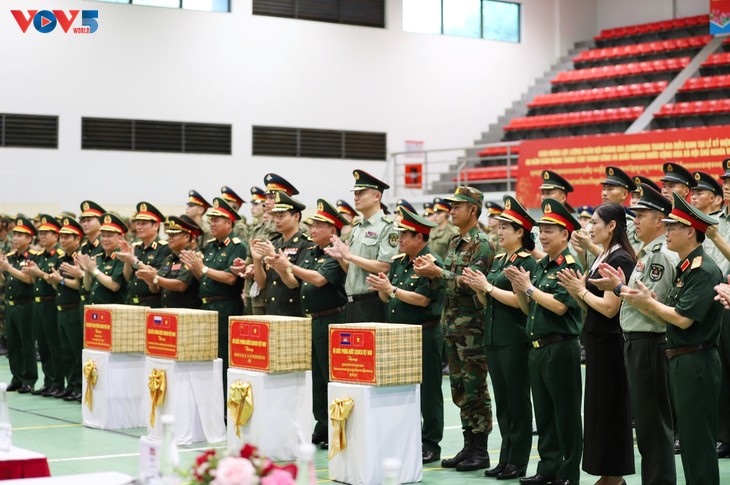 กลุ่มกองทัพต่างประเทศพยายามเสร็จสิ้นภารกิจเข้าร่วมพิธีฉลองครบรอบ 80 ปีการปฏิวัติเดือนสิงหาคมและวันชาติเวียดนามให้ลุล่วงไปด้วยดี - ảnh 2