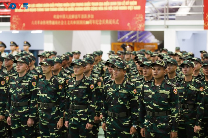 กลุ่มกองทัพต่างประเทศพยายามเสร็จสิ้นภารกิจเข้าร่วมพิธีฉลองครบรอบ 80 ปีการปฏิวัติเดือนสิงหาคมและวันชาติเวียดนามให้ลุล่วงไปด้วยดี - ảnh 3