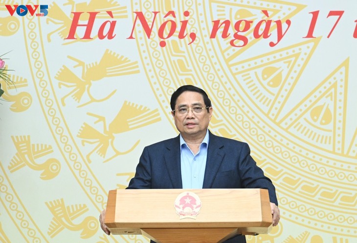 นายกรัฐมนตรี ฝ่ามมิงชิ้ง เข้าร่วมการประชุมครั้งที่ 7 คณะกรรมการชี้นำเกี่ยวกับการตรวจสอบและแก้ไขอุปสรรคในระบบกฎหมาย - ảnh 1