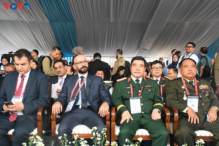 Việt Nam tham dự Triển lãm & Diễn đàn Quốc phòng Indo lần thứ 10  - ảnh 1