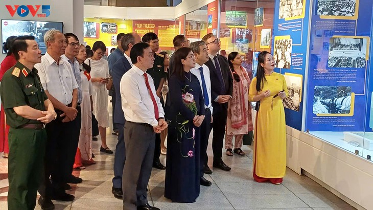 Khai mạc Trưng bày chuyên đề “Mùa Thu Độc lập” - ảnh 2