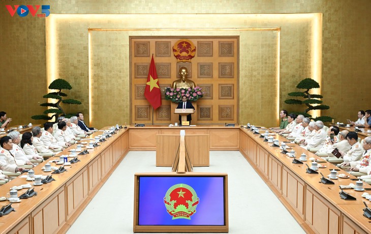 Thủ tướng Phạm Minh Chính gặp mặt, tri ân cán bộ Ban Liên lạc Công an chi viện chiến trường miền Nam - ảnh 1