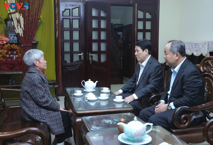 Chủ tịch nước Lương Cường thắp hương tưởng nhớ các vị nguyên lãnh đạo Đảng, Nhà nước - ảnh 3